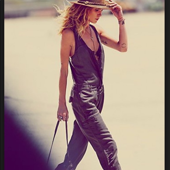 Free People Pants - EUC Free People Utilitarian Roaring Rayon Jumpsuit